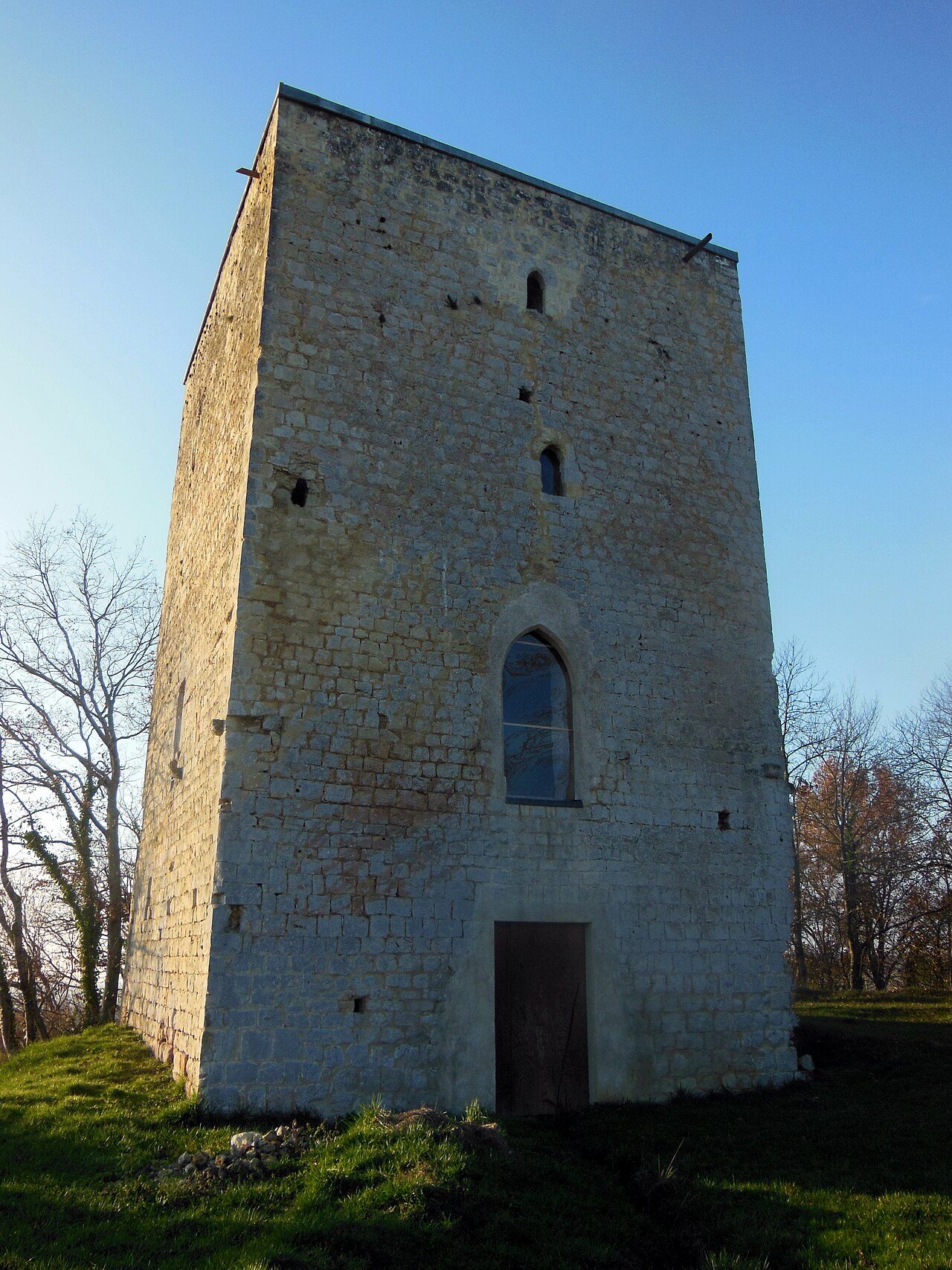 Tour de Poyaller à Saint-Aubin