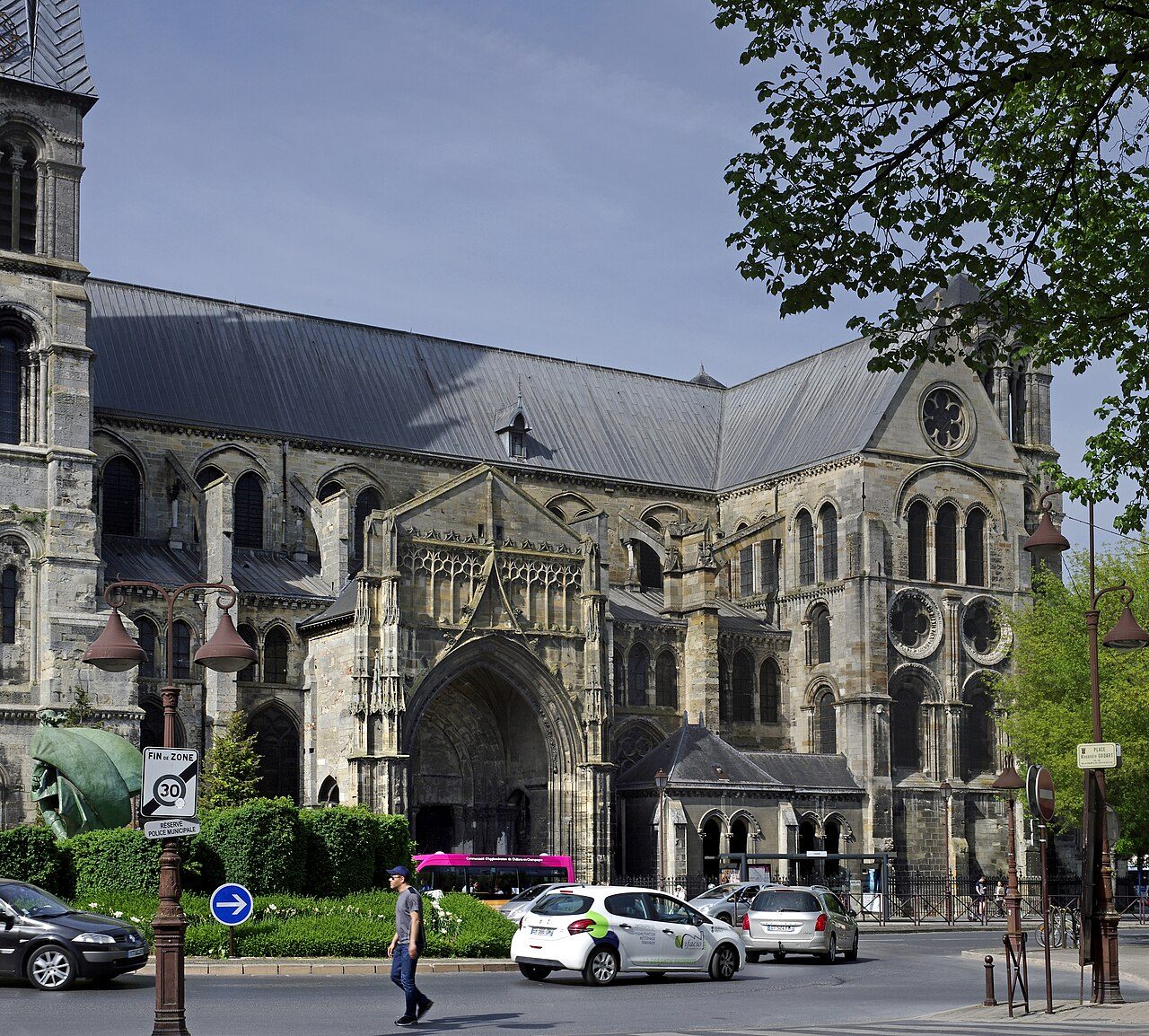 Bois brûlé à Reims
