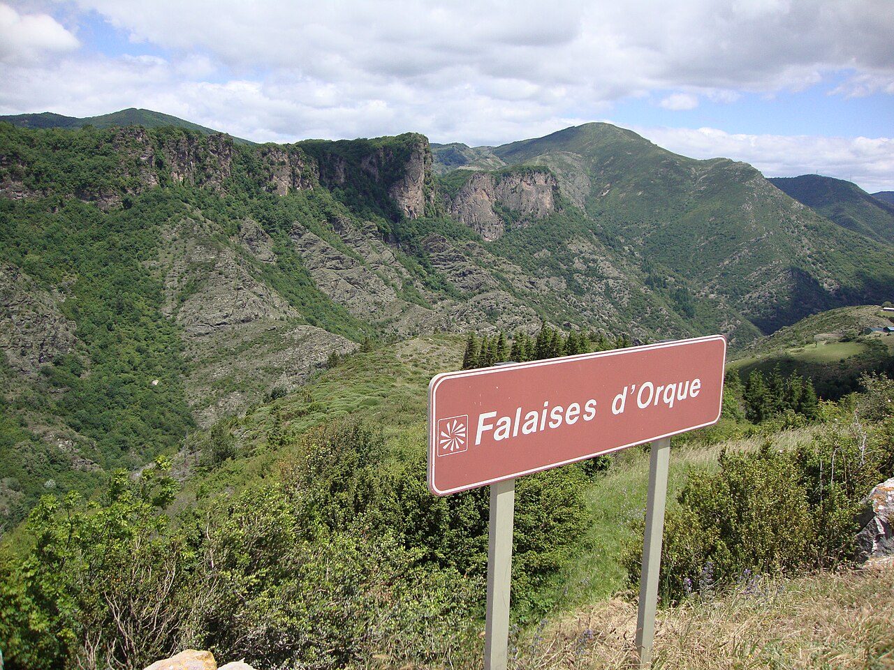 LES FALAISES D'OLQUE à Castanet-le-Haut
