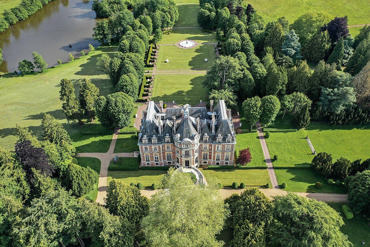 Le Château des Rêves - Château de la Ferté-Fresnel à La Ferté-en-Ouche