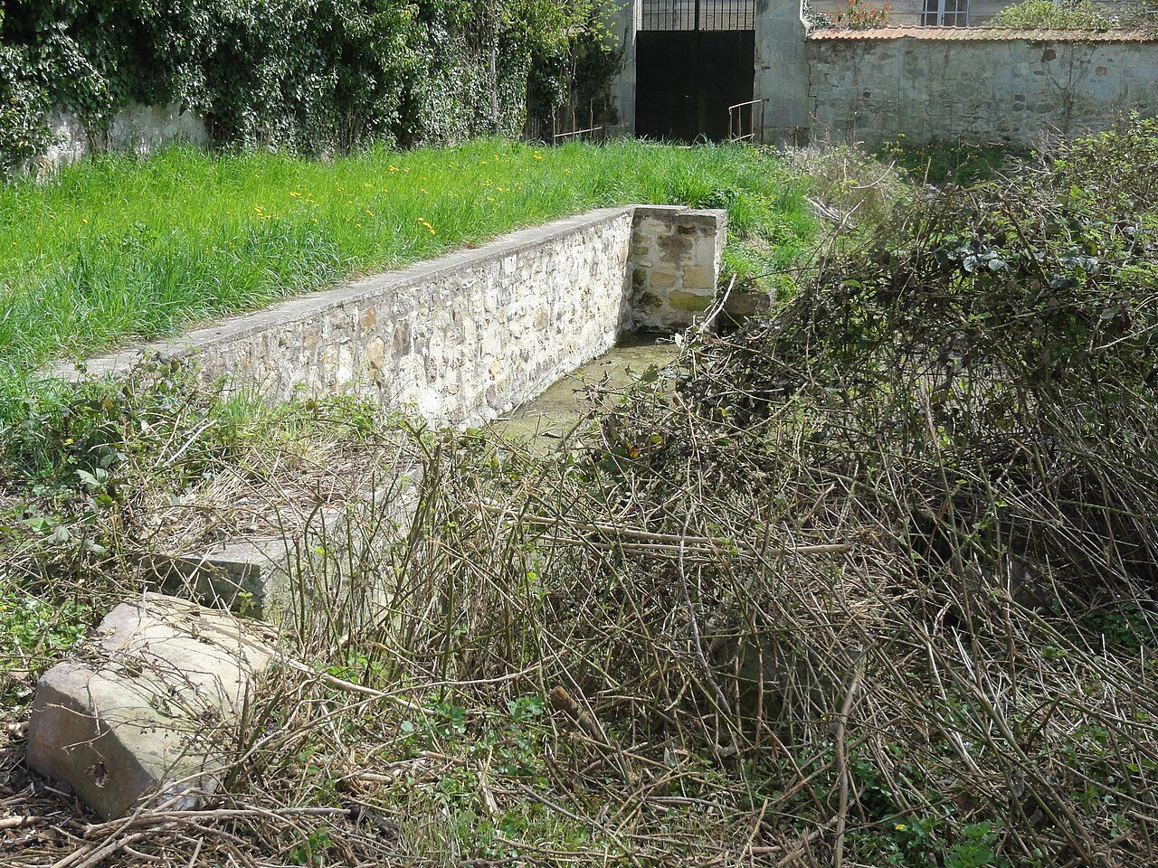 Fontaine à Augères