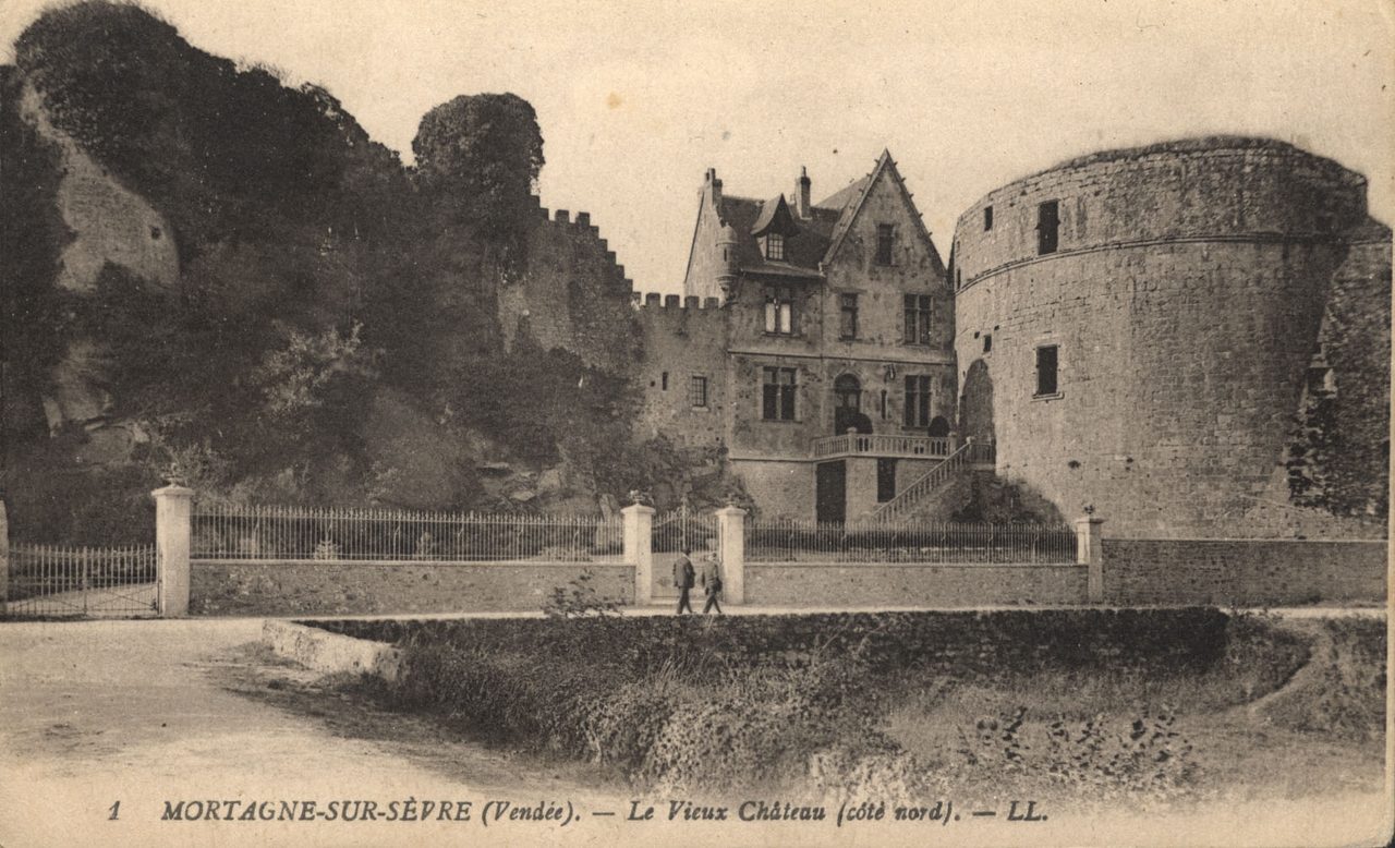 Château de Mortagne, site médiéval à Mortagne-sur-Sèvre