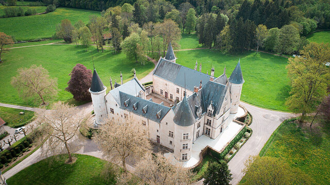 Parc du château de Bourbilly à Vic-de-Chassenay
