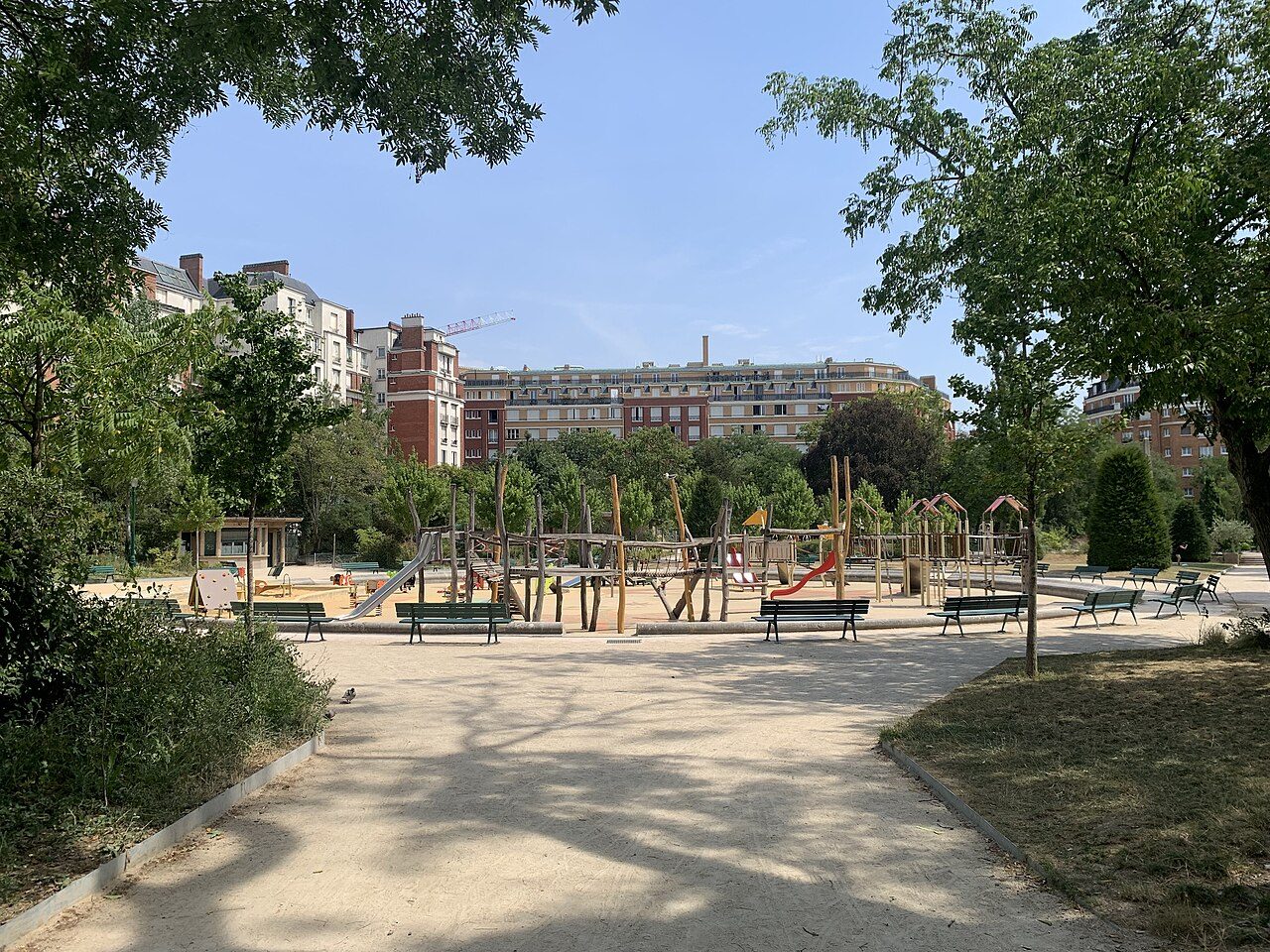 Square Sarah Bernhardt à Paris