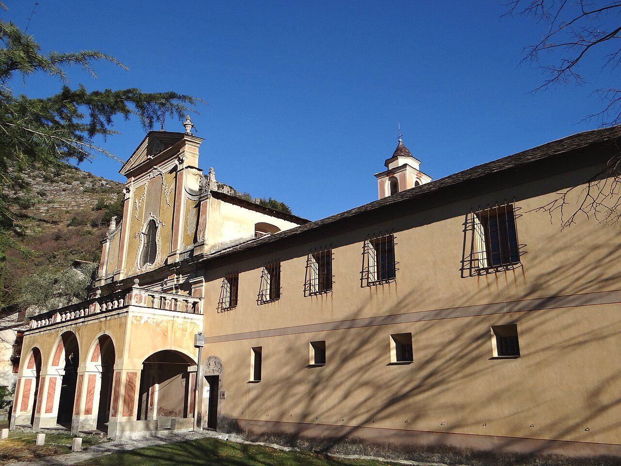 Jardin du monastère, ancien couvent des franciscains