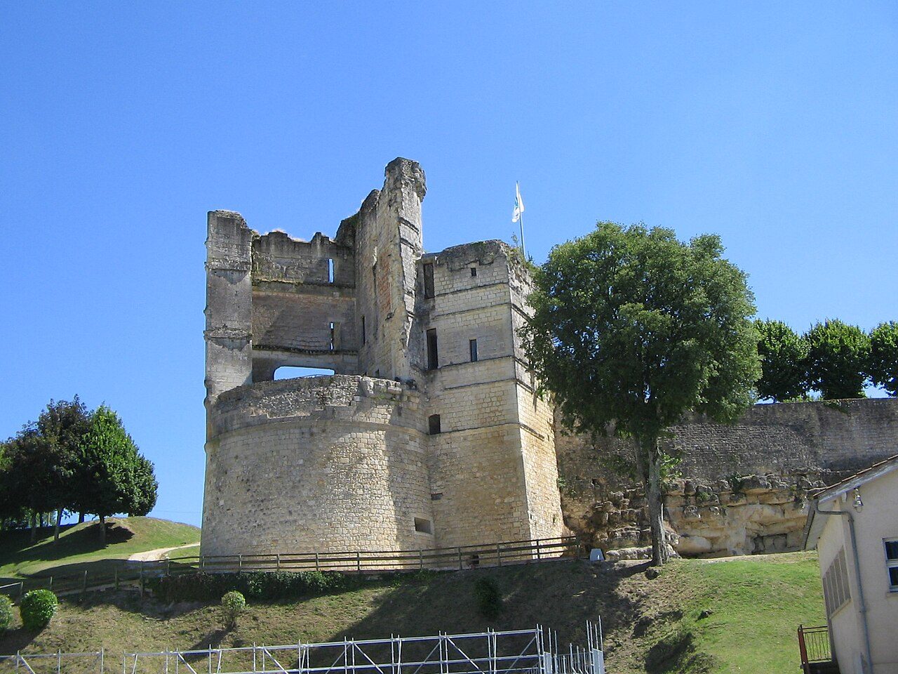 Montguyon, village de pierres & d'eau à Montguyon