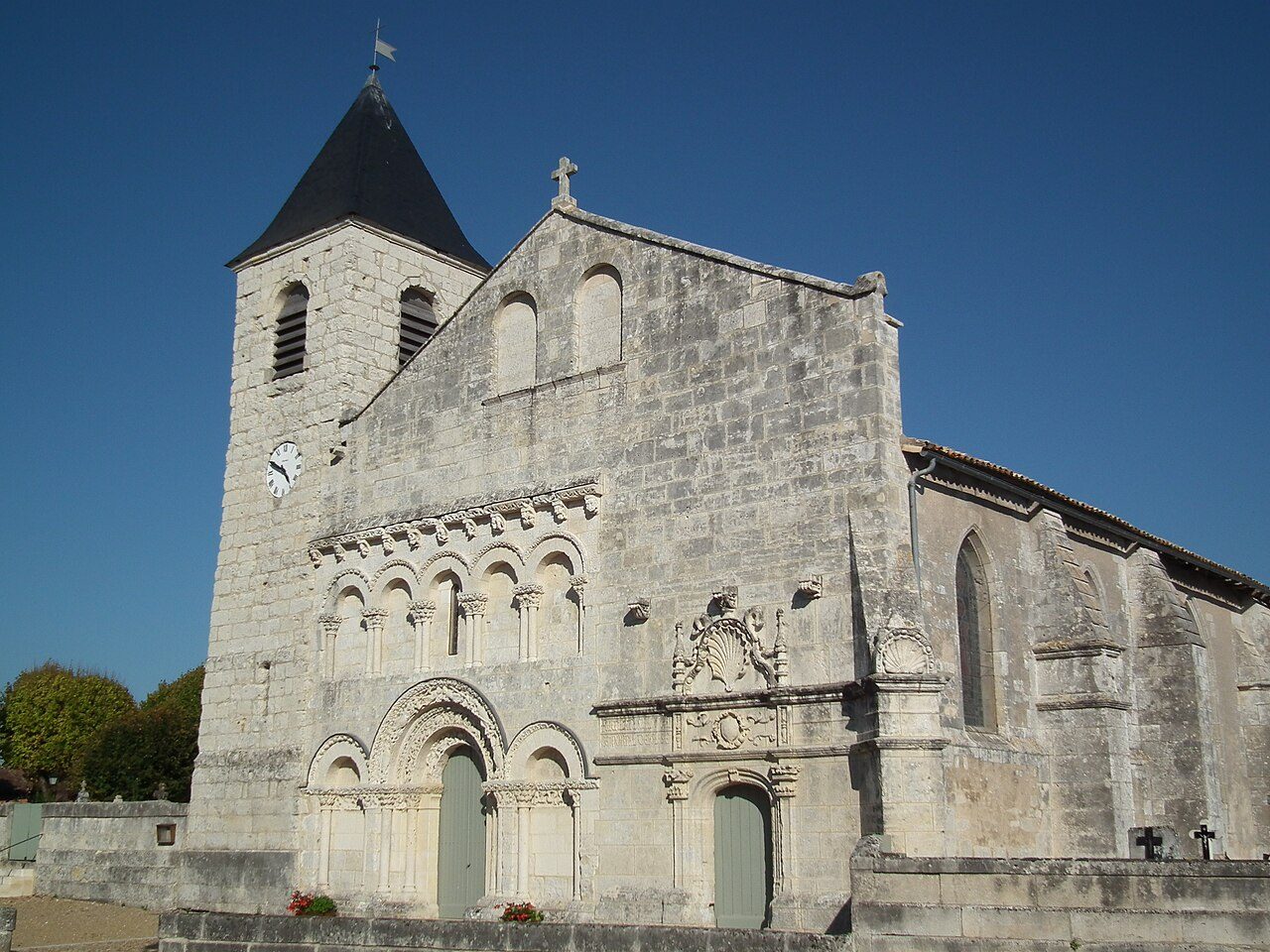 Bibliothèque de Fontaines-d'Ozillac à Fontaines-d'Ozillac