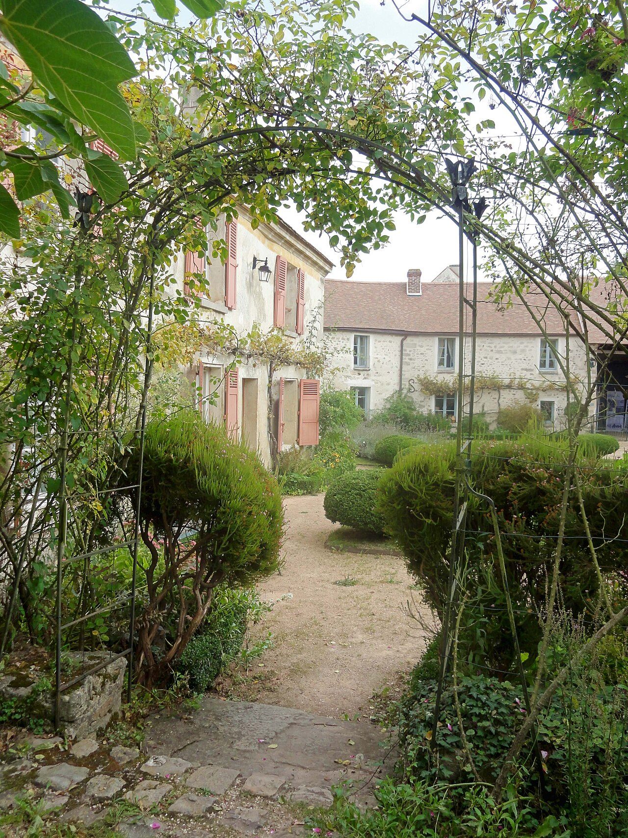 Jardins du musée de l'outil à Wy-dit-Joli-Village