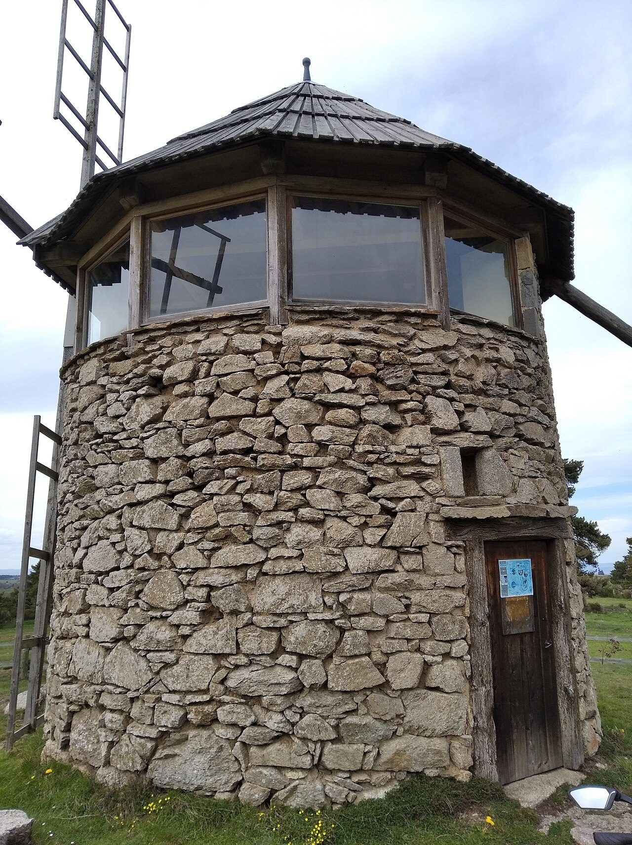 Moulin panoramique à Ally