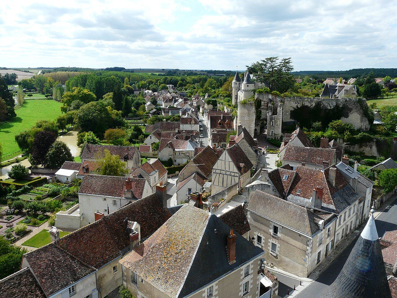 Visite du village de Montrésor à Montrésor