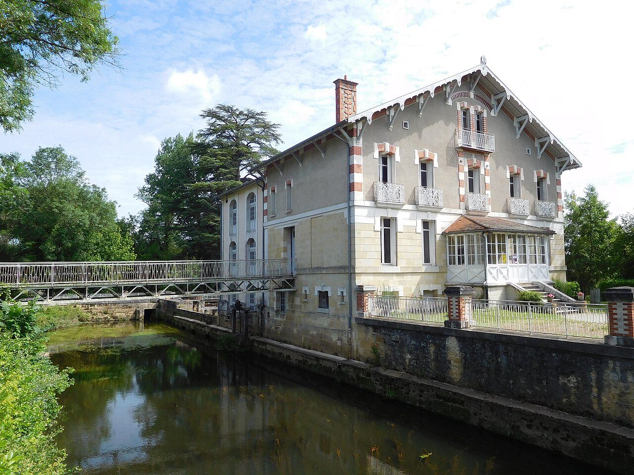 Moulin du Duellas à Saint-Martial-d'Artenset