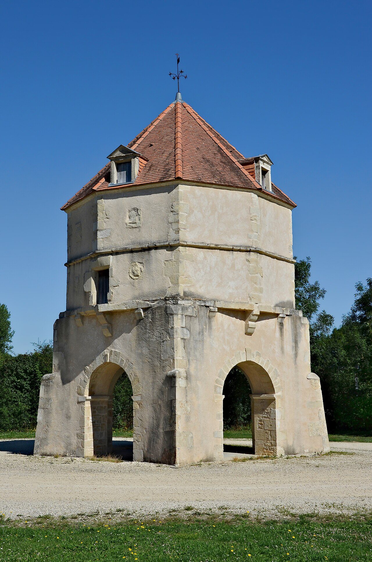 Piscine - Sauzé Vaussais à Sauzé-Vaussais|79190#Sauzé-entre-Bois