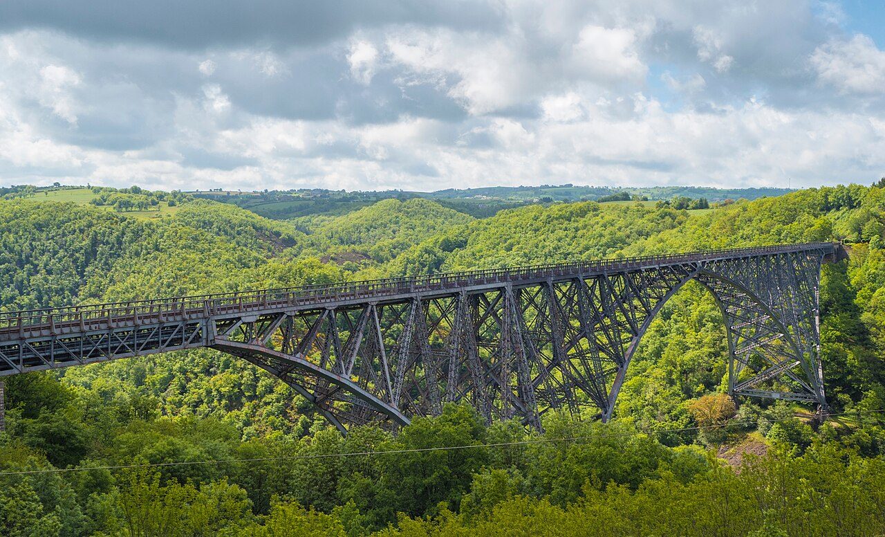Point de vue sur le Viaduc du Viaur à Tauriac-de-Naucelle