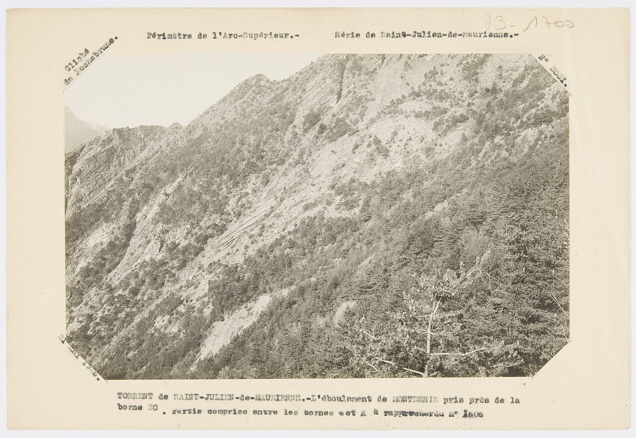 Bibliothèque de Saint-Julien-Montdenis à Saint-Julien-Mont-Denis