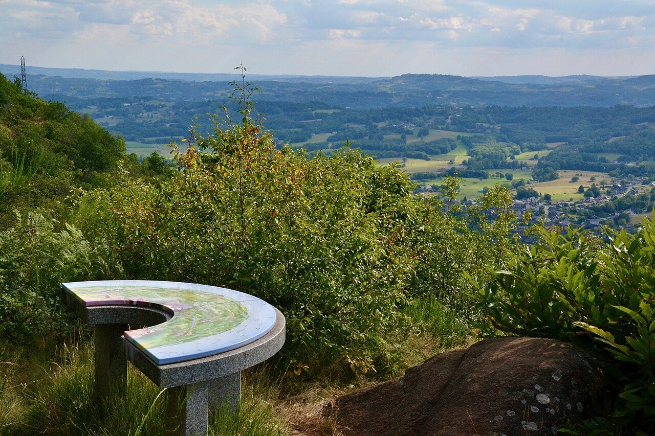 Table d'orientation du site de la Roche à Allassac