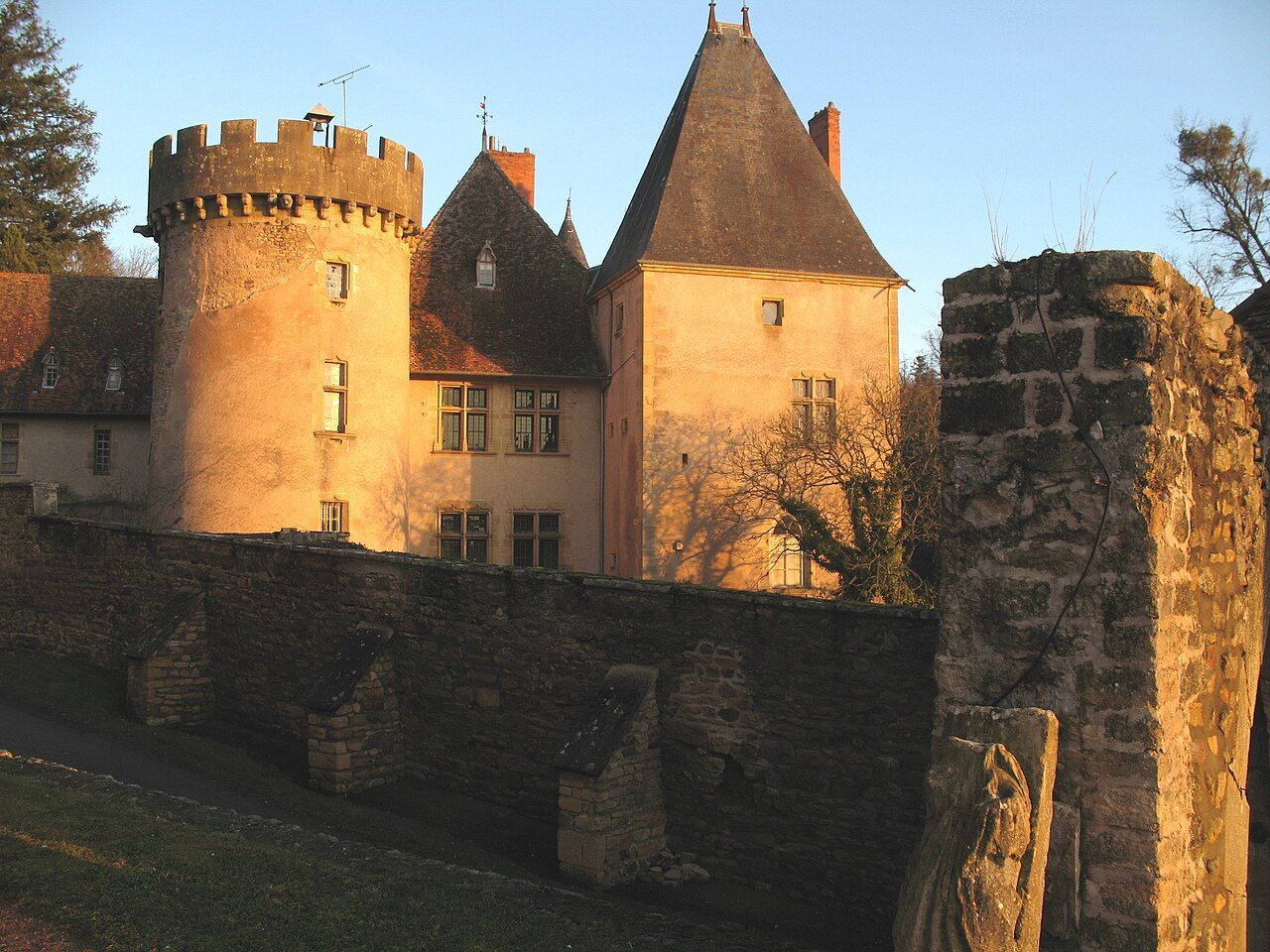 Château de la Magdeleine (ou du Banchet) à Châteauneuf