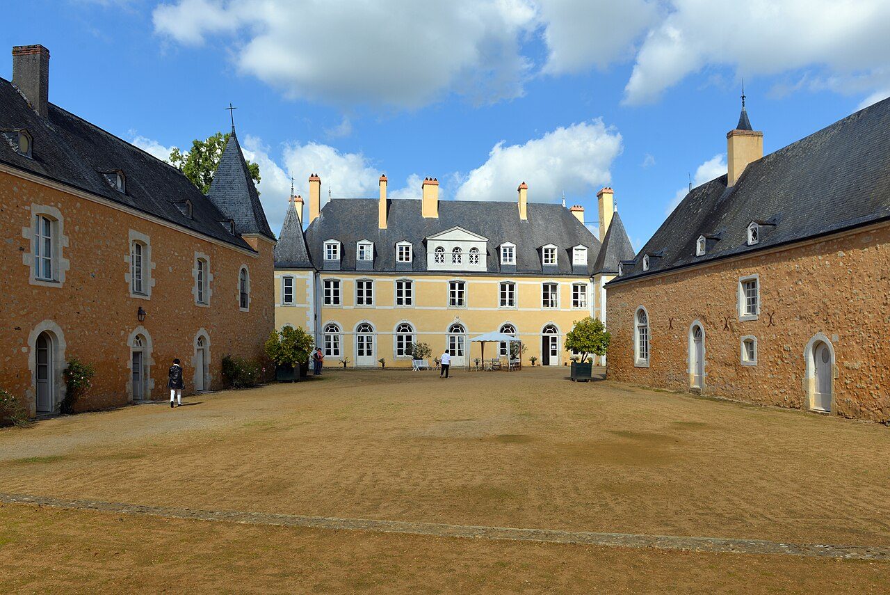 Château de Dobert à Avoise