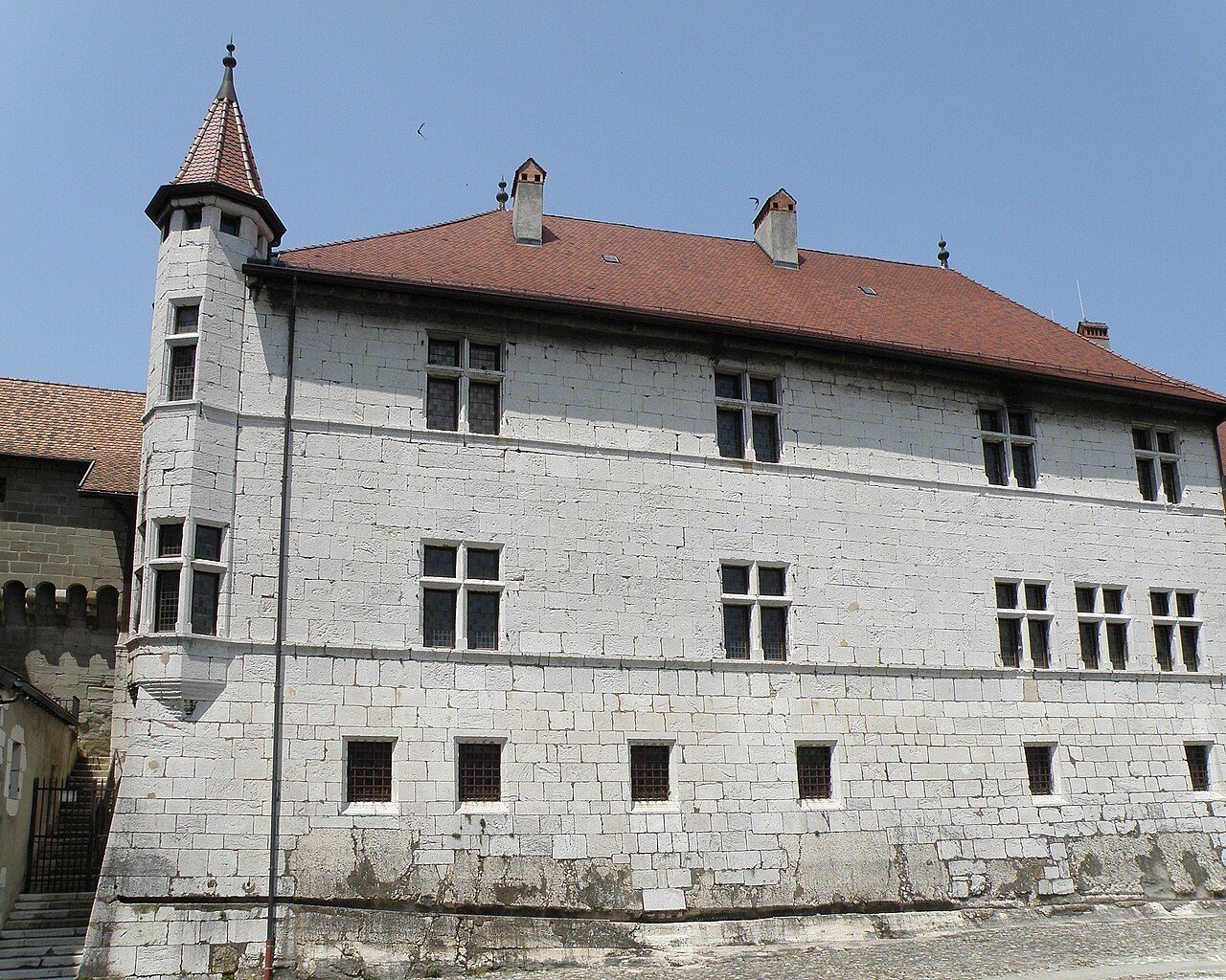 Logis Nemours