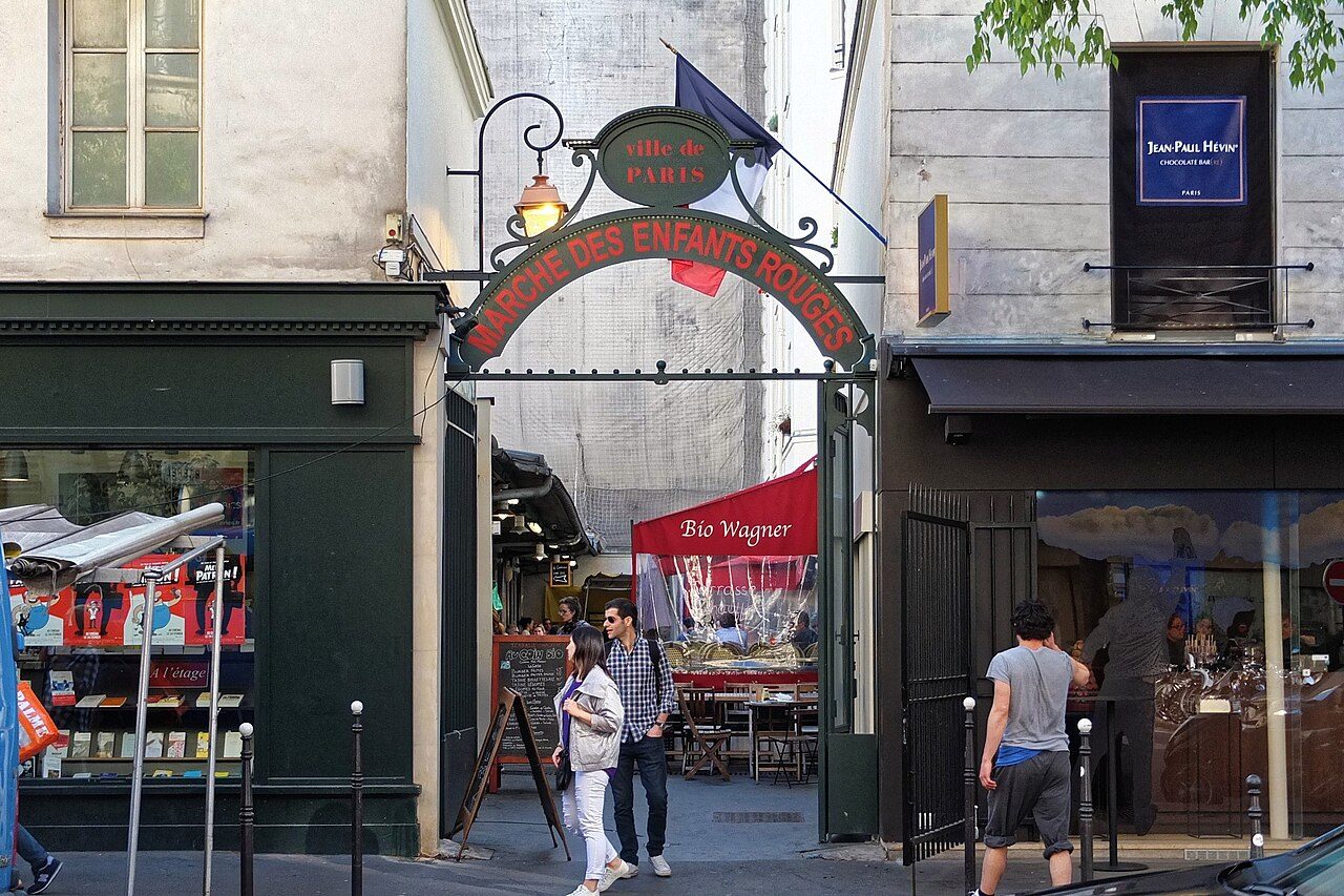Marché couvert les Enfants Rouges à Paris