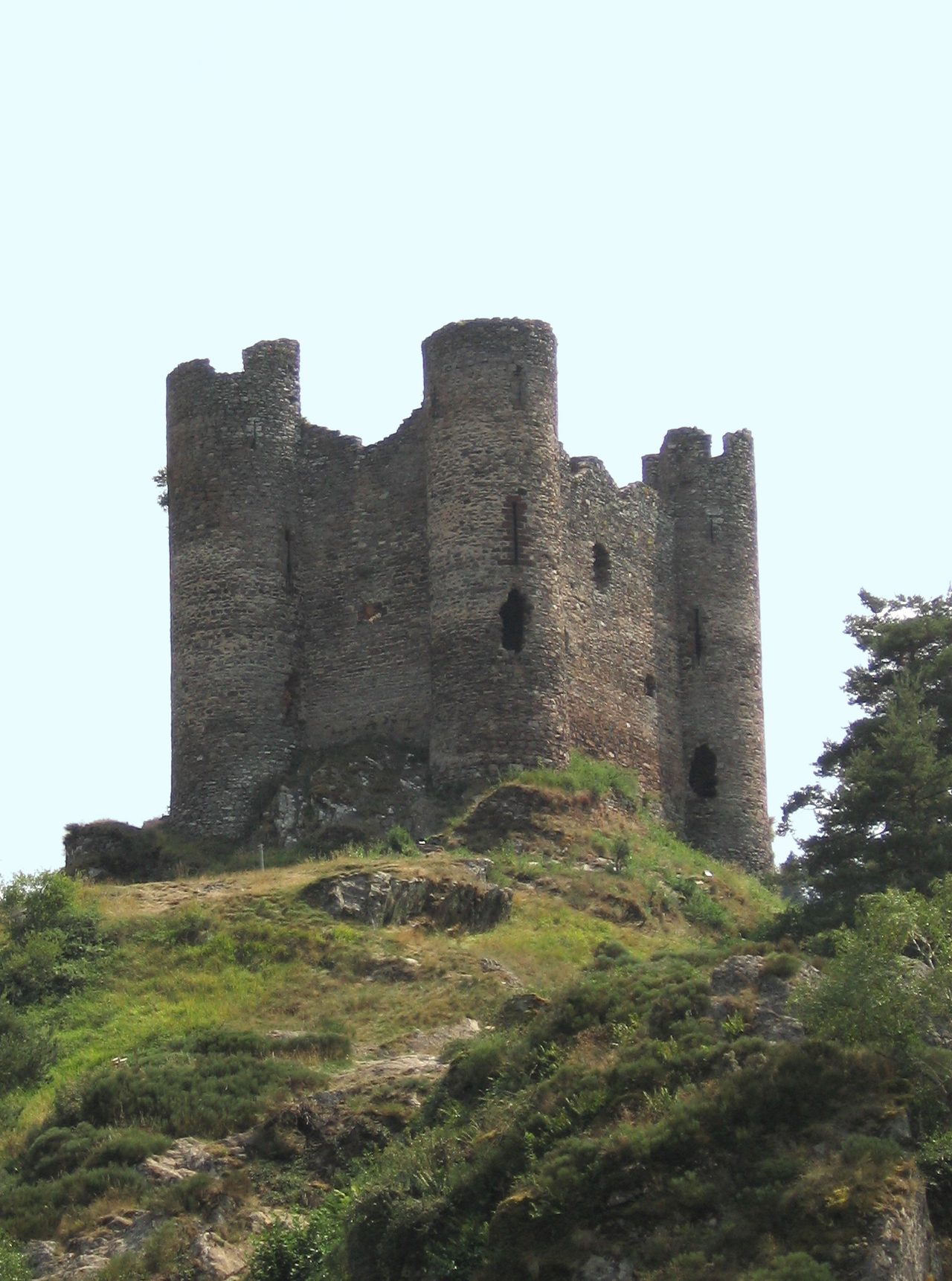Site et château d'Alleuze à Alleuze