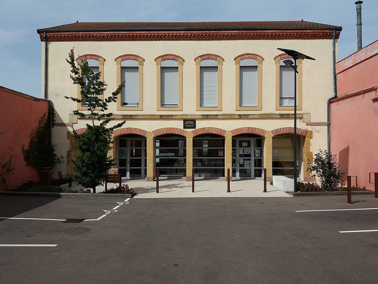 Bibliothèque à Thizy-les-Bourgs