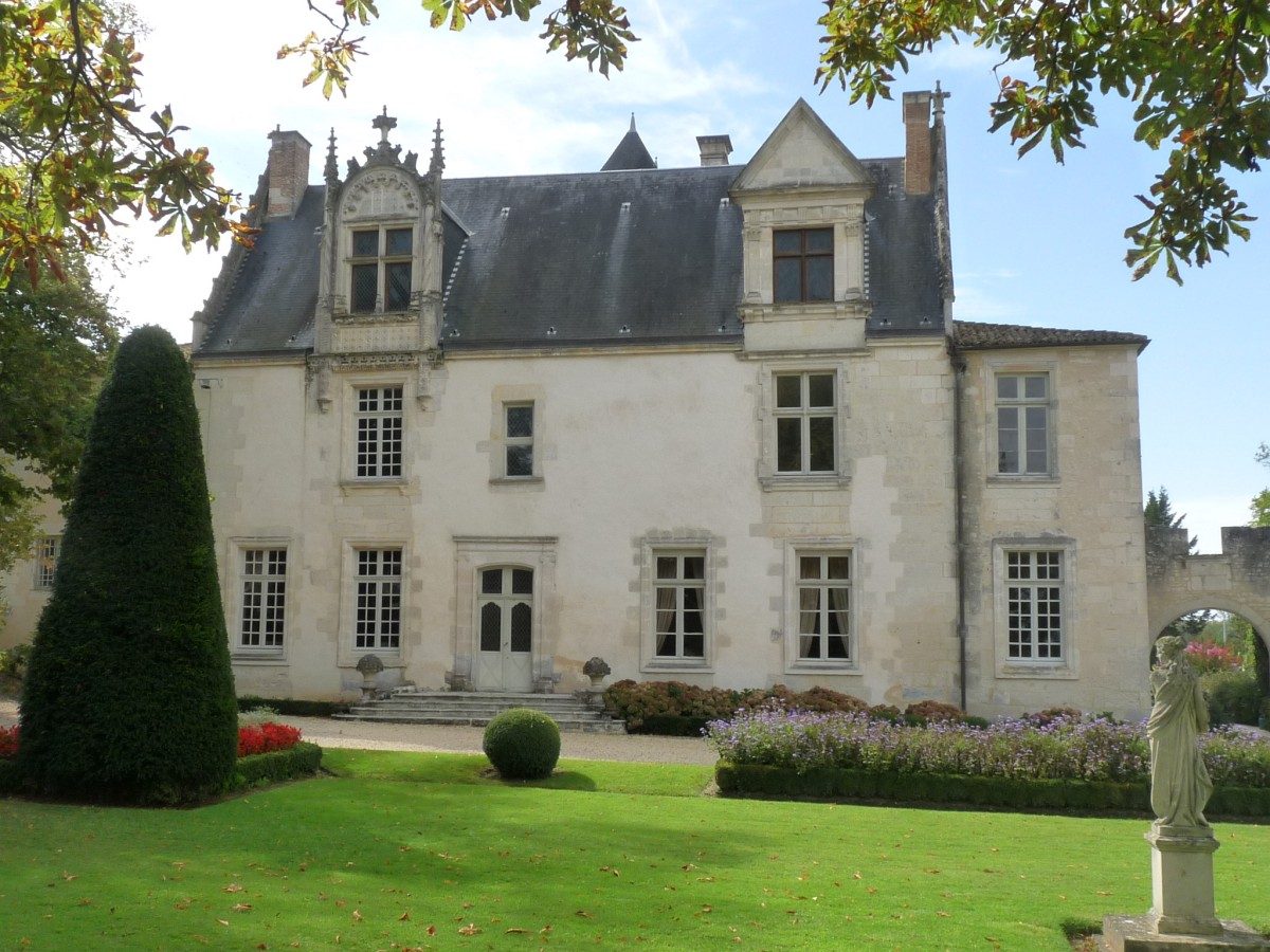 Château de Beaulon à Saint-Dizant-du-Gua