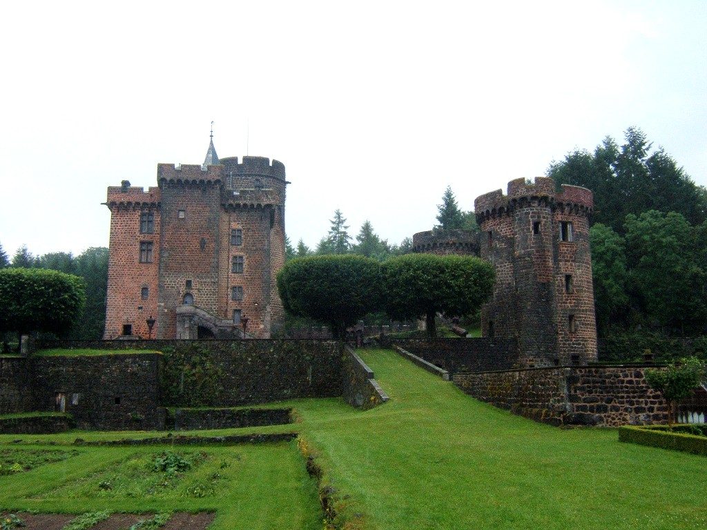 Château Dauphin à Pontgibaud